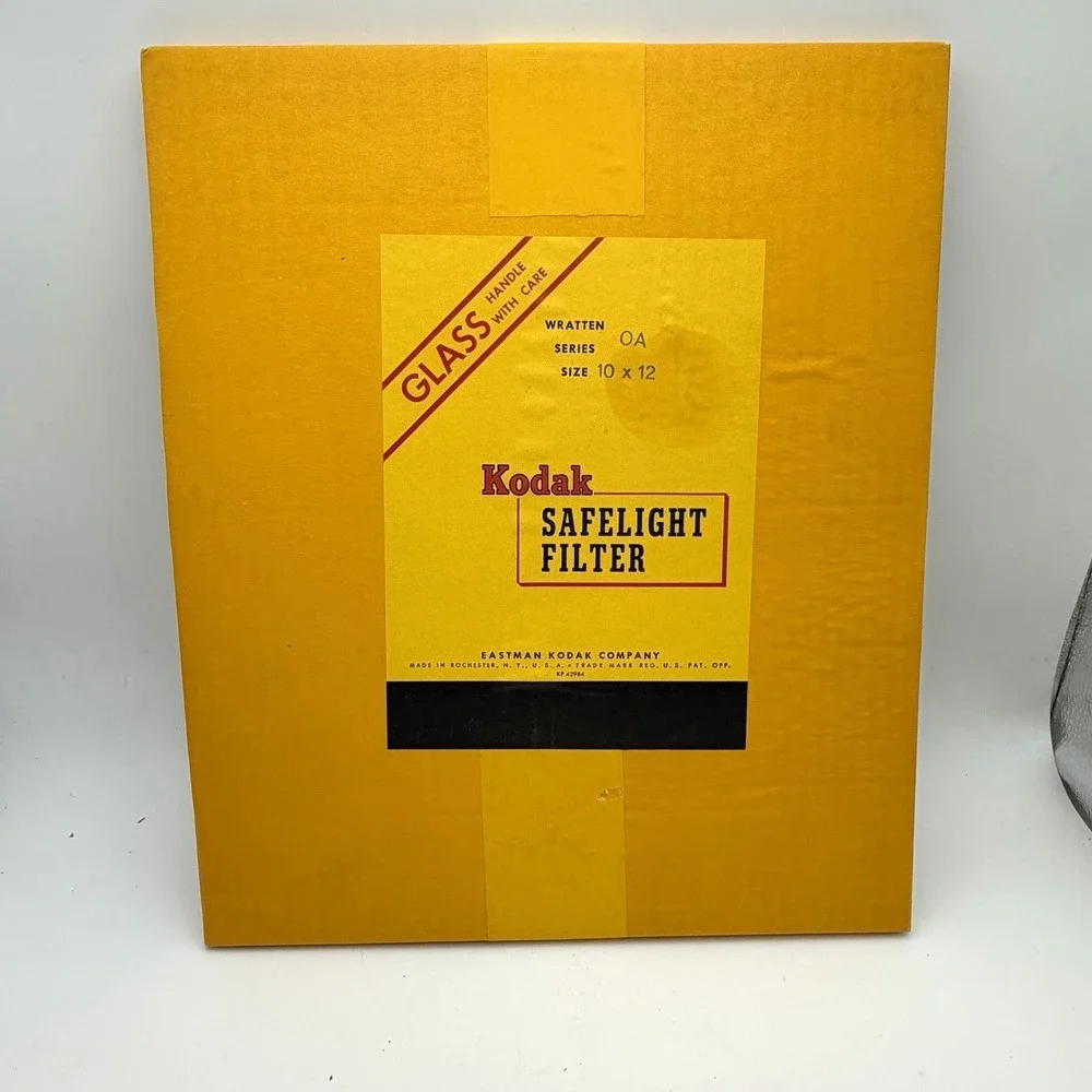 Vtg Kodak Safelight Filter Wratten Series OA 10X12 Glass -‎ FACTORY SEALED